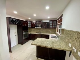 Casa en Venta en  Escazú, San José