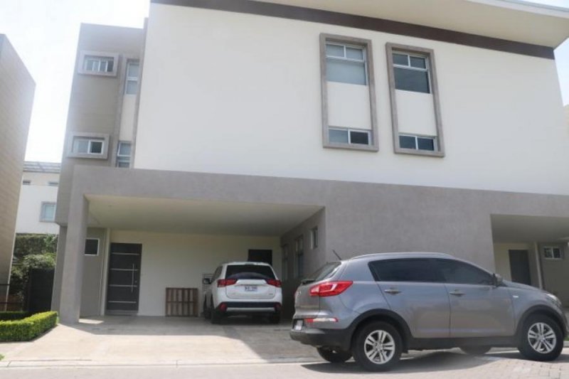Casa en Venta en  Santa Ana, San José