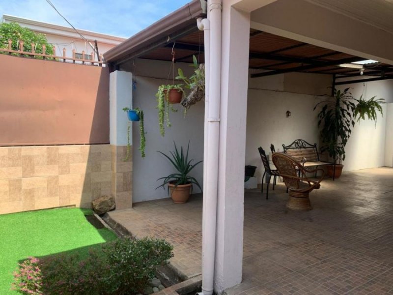 Venta de casa bi familiar en Pavas Centro MGA