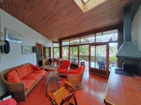 Venta de Casa con 5 habitaciones en Pinares de Curridabat MGA