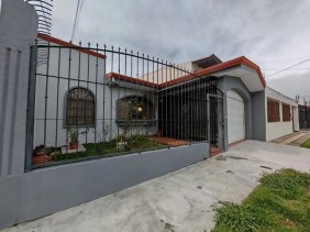 Venta de casa de una planta en Los Colegios Norte de Moravia #VE6271 
