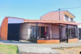 Venta de Casa en Agua Caliente de Cartago. RAH 26-1107