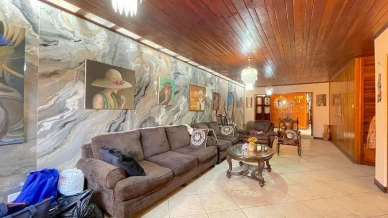 Venta de Casa en Carmen, Cartago. 