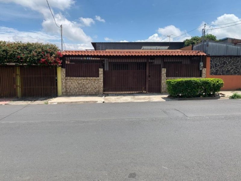 Venta de Casa en centro de Pavas. 