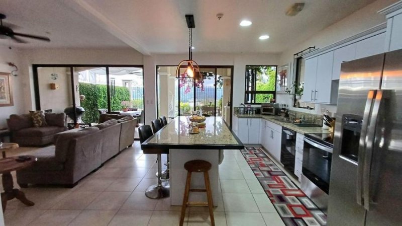 VENTA DE CASA EN  COLINAS DE MONTE ALEGRE CURRIDABAT PBR