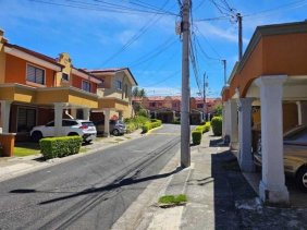 Casa en Venta en Calle Damas Desamparados, San José