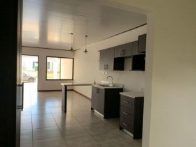 Casa en Venta en Puente de Piedra Grecia, Alajuela