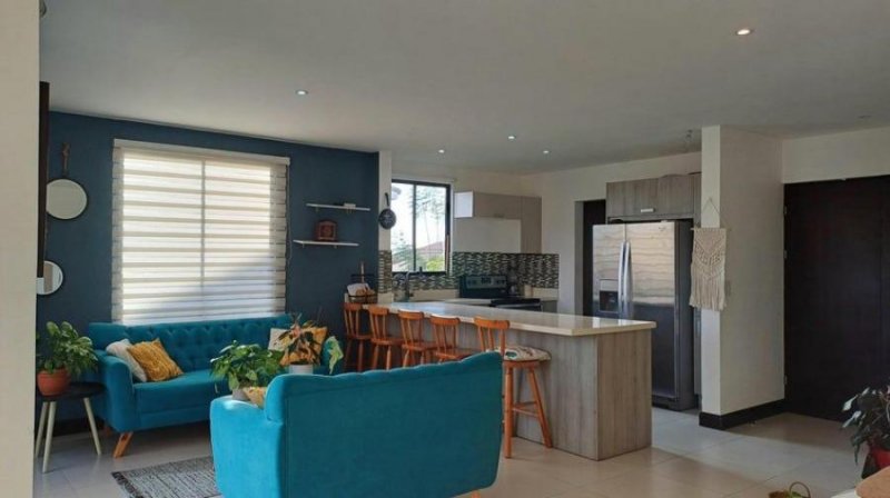Venta de casa en condominio de Sabanilla Montes de Oca LFS
