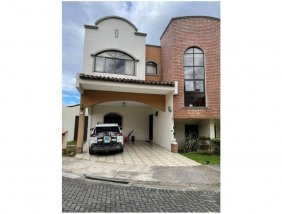 Venta de casa en condominio en Bello Horizonte, Escazu US$225,000 #GE005