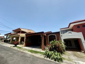 Casa en Venta en  Mercedes, Heredia