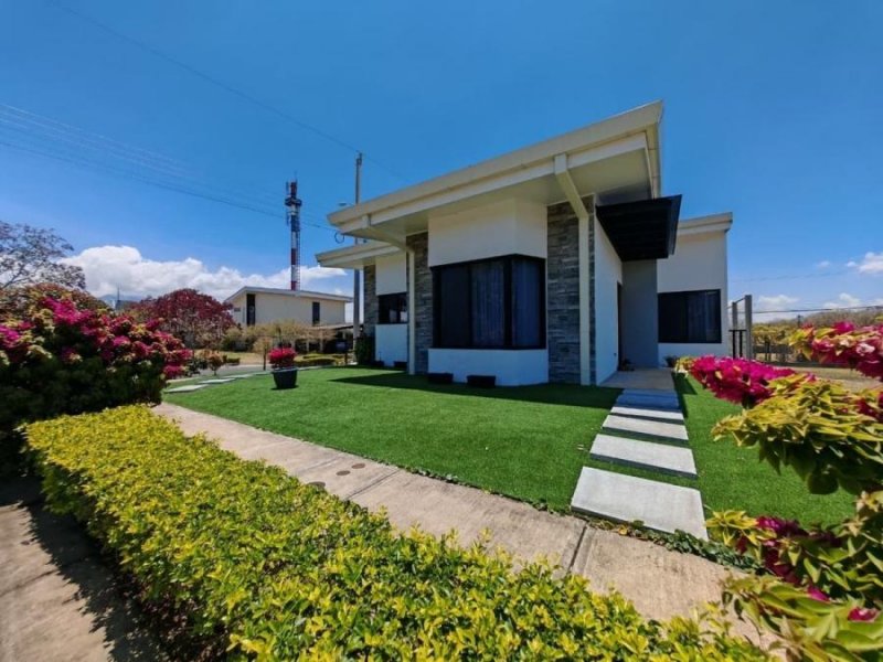 Venta de casa en condominio en San Isidro de Heredia #3080