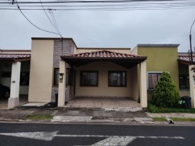 Casa en Venta en  El Tejar, Cartago