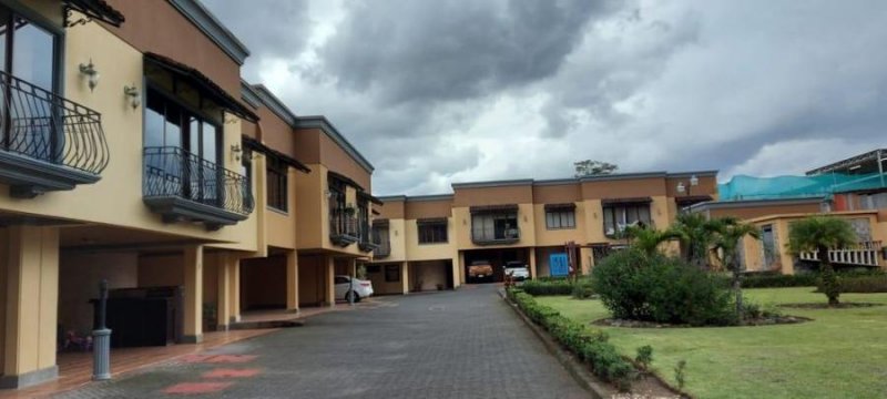 Foto Casa en Venta en Freses, Curridabat, San José - U$D 299.000 - CAV50568 - BienesOnLine