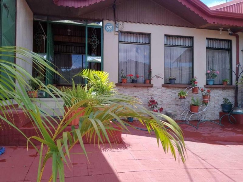 Venta de Casa en El Guarco, Cartago. 
