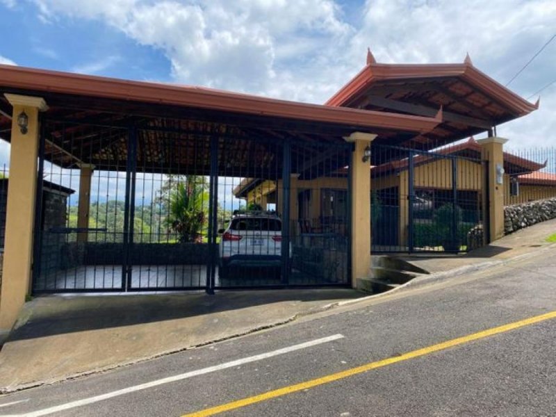 Casa en Venta en  Naranjo, Alajuela