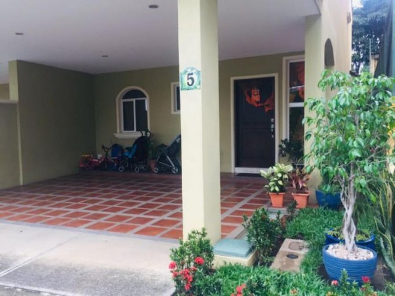 Casa en Venta en  Escazú, San José