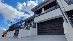 Venta de Casa en Granadilla de Curridabat.