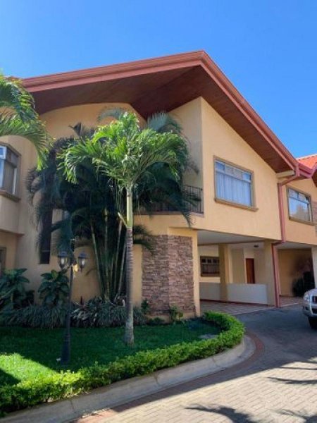 Foto Casa en Venta en Guachipelín, Escazú, San José - U$D 375.000.000 - CAV54289 - BienesOnLine