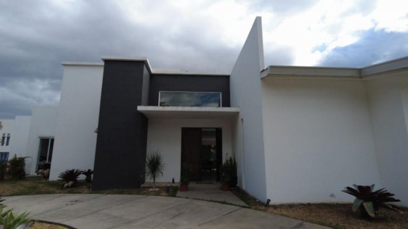 Casa en Venta en Lindora Lindora, Santa Ana, San José