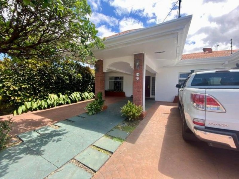 Casa en Venta en Los Laureles Escazú, San José