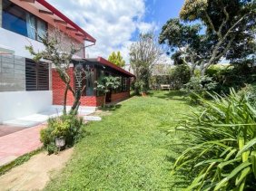 VENTA DE CASA EN MONTES DE OCA PBR
