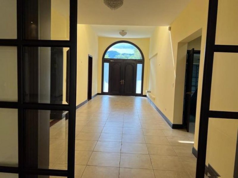 Casa en Venta en Pozos Santa Ana, San José
