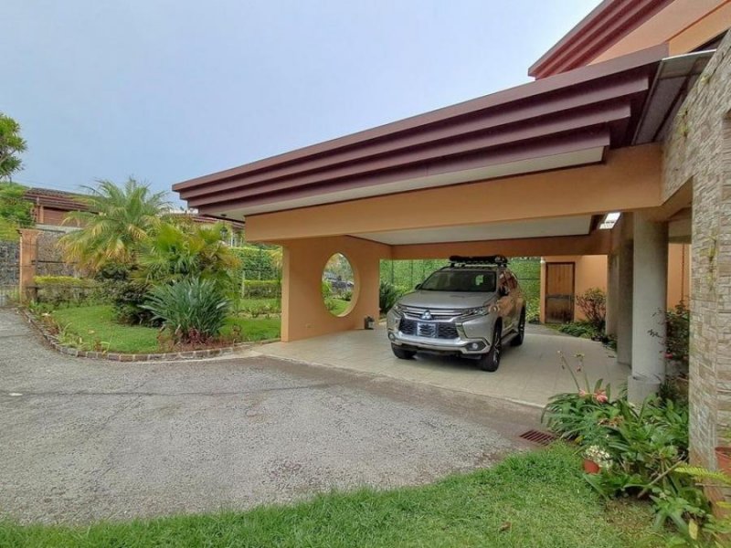 VENTA DE CASA EN RESIDENCIAL EN SAN RAFAEL DE HEREDIA PBR