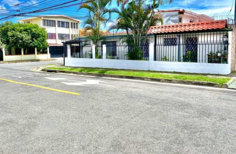 Venta de casa en Residencial Las Rosas, Tibas #LU002