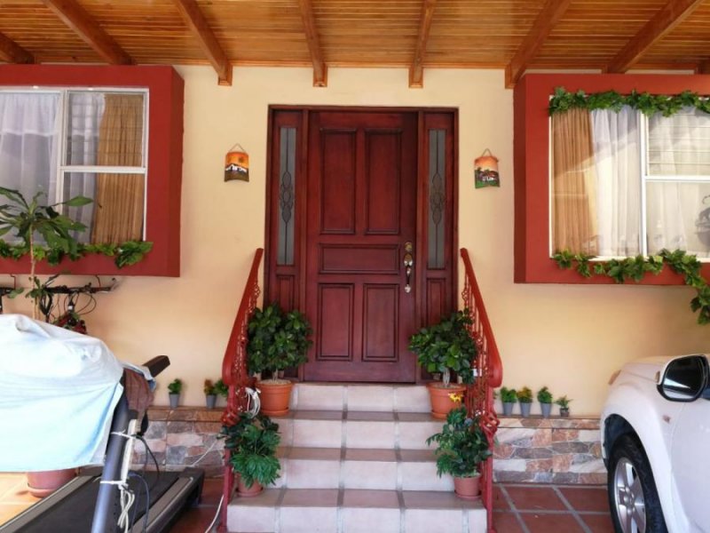 Venta de casa en Residencial Villa Adobe, Santo Domingo de Heredia 