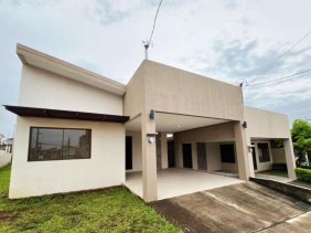 Casa en Venta en  San Isidro, Alajuela