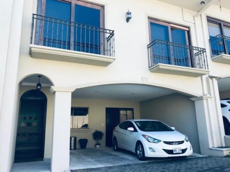 Foto Casa en Venta en San Rafael, Escazú, San José - U$D 315.000 - CAV49917 - BienesOnLine
