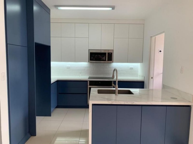 Casa en Venta en Piedades Santa Ana, San José