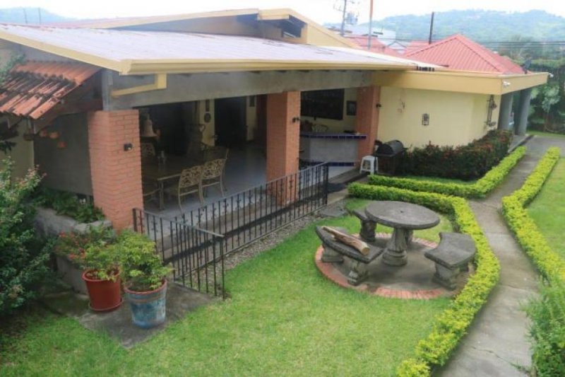 Foto Casa en Venta en Santa Ana, San José - U$D 600.000 - CAV31140 - BienesOnLine