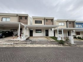 Casa en Venta en  Ulloa, Heredia