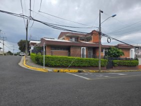 Casa en Venta en Heredia Heredia, Heredia