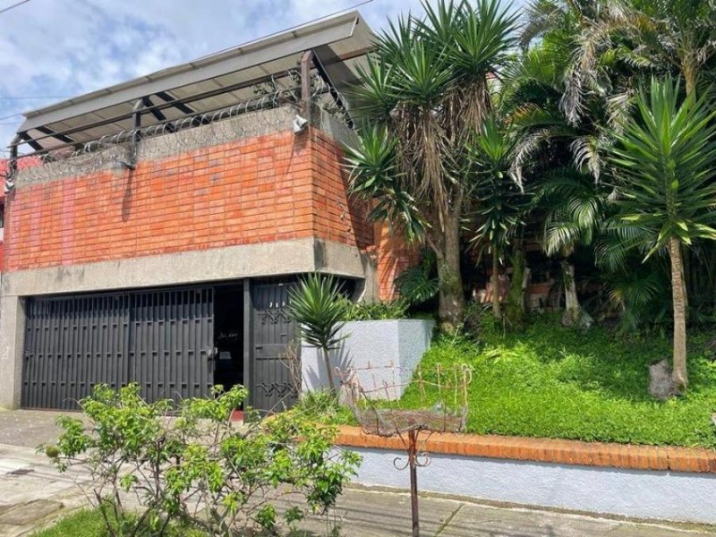 Venta de casa grande Montelimar con 5 dormitorios