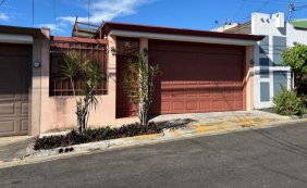 Casa en Venta en  Ulloa, Heredia