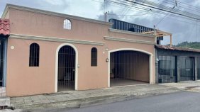 Casa en Venta en los sauces El Guarco, Cartago