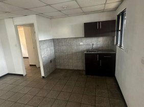 Venta de edificio de dos plantas con 5 apartamentos para alquiler en Curridabat cerca de Residencial