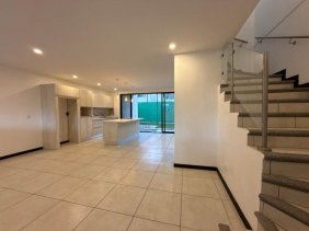 Venta de hermosa casa ubicada en Ulloa Heredia 26-1081