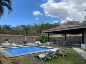 Apartamento en Venta en Brasil de Sta Ana Santa Ana, San José