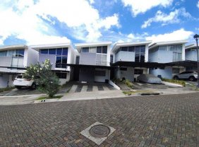 Casa en Venta en San Rafael Montes de Oca, San José
