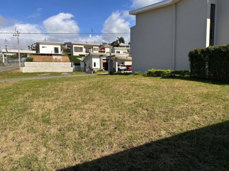 Venta Lote en Condominio para construir en Guadalupe. 