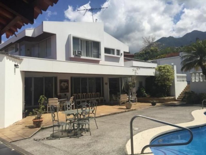 Foto Casa en Venta en Escazú, San José - U$D 420.000 - CAV24747 - BienesOnLine
